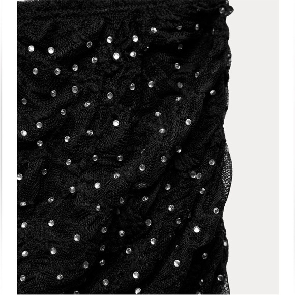 NWT ZARA 🎄holiday SEQUIN MIDI SKIRT S
Waist 12 without stretch
14 with stretch - Picture 3 of 11